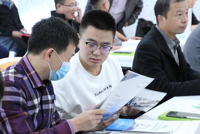 亲友游戏中心-亲友多乐斗-亲友天天坦克大战