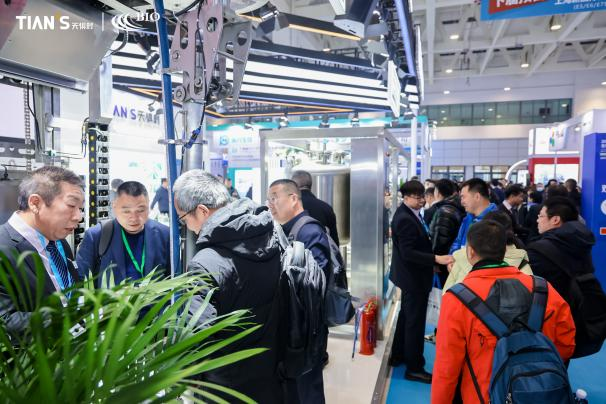 亲友游戏中心-亲友多乐斗-亲友天天坦克大战